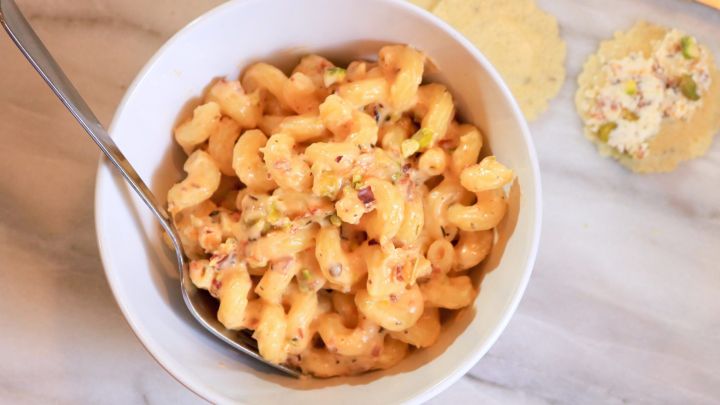 Turn Your Leftover Holiday Cheeseball Into Gooey Mac & Cheese