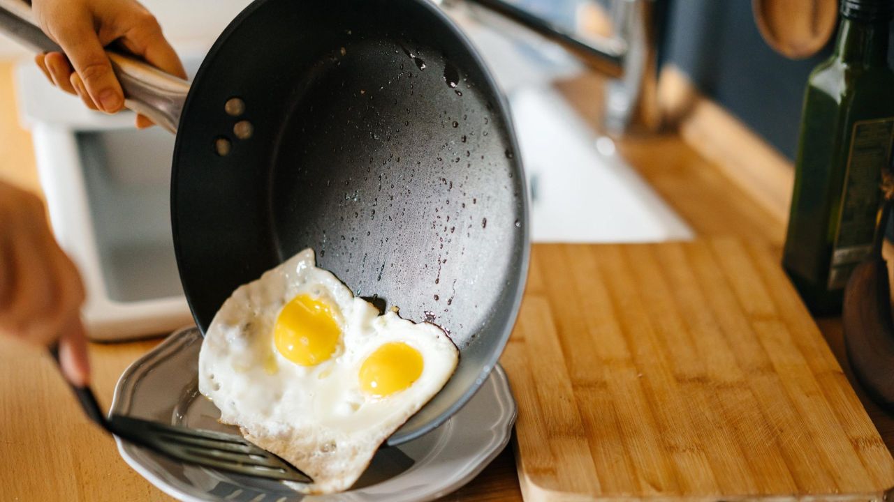 The One Thing You Should Never Put in Your Nonstick Pan