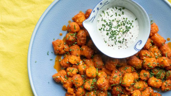 10 Ways to Make Your Super Bowl Party Vegetarian Friendly