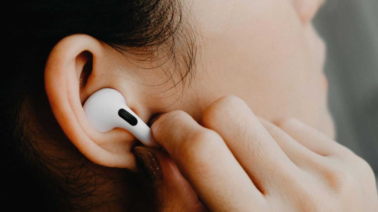 How to Use Your AirPods’ Hidden ‘Reset’ Feature When They Refuse to Cooperate