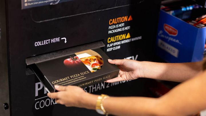 ALDI Has Launched a Robotic Pizza Vending Machine Called Pizzabot