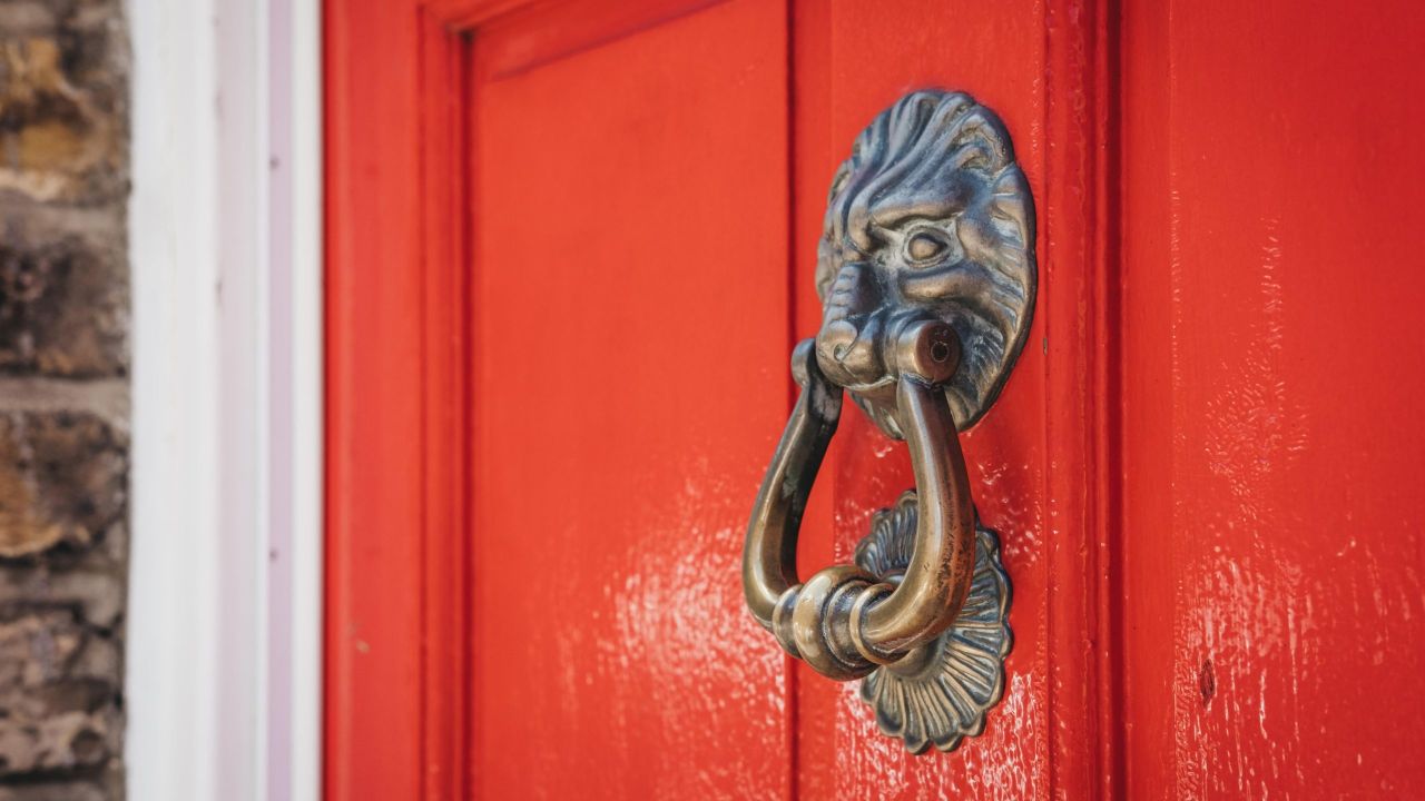 The Best (and Worst) Colours to Paint Your Home’s Front Door