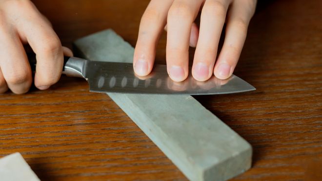 KnifeHacker: How to Use a Whetstone to Keep Your Knives Sharp