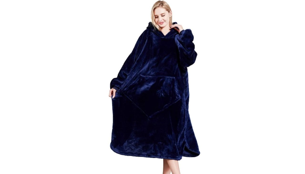 It’s Time to Break Out the Wearable Blankets Because Autumn Is Here