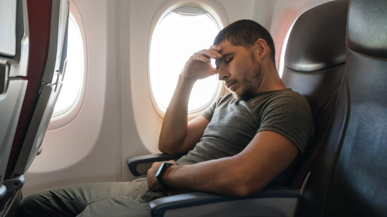 What to Do (and Not Do) When You’re Seated Next to an A-hole on a Flight