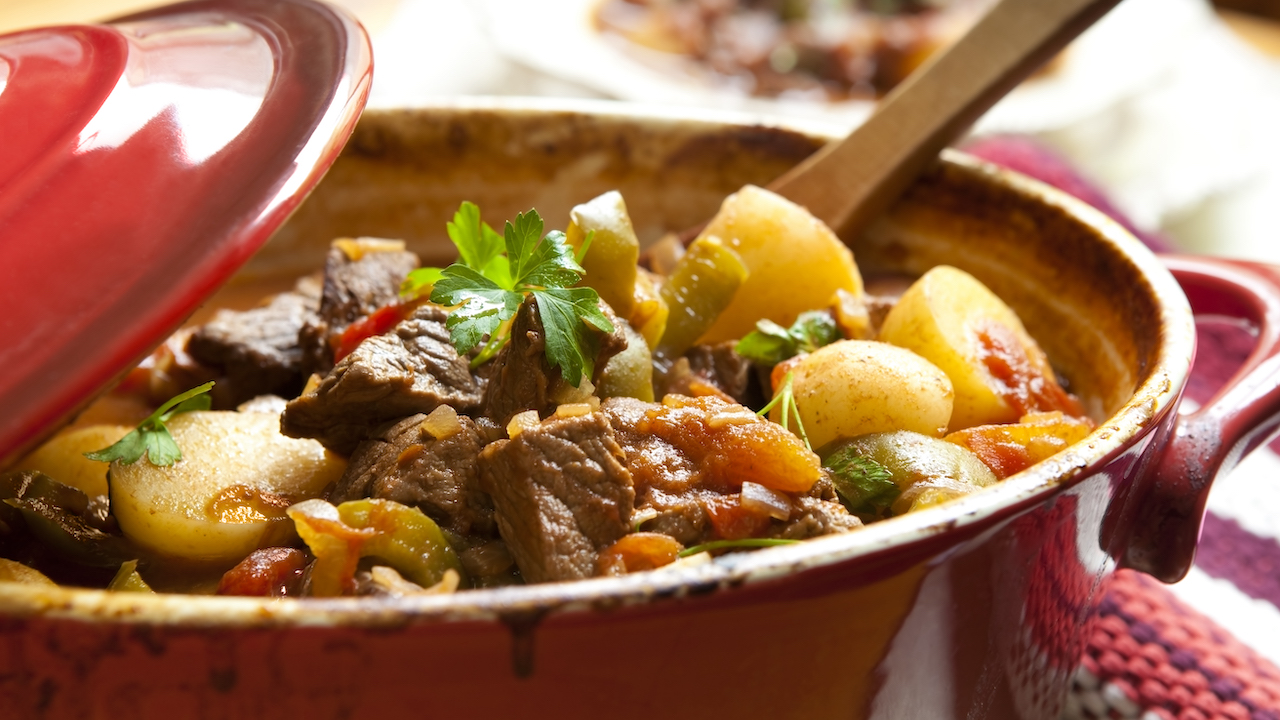 Put Your Dinner on Autopilot With These 5 Slow Cookers for Any Budget