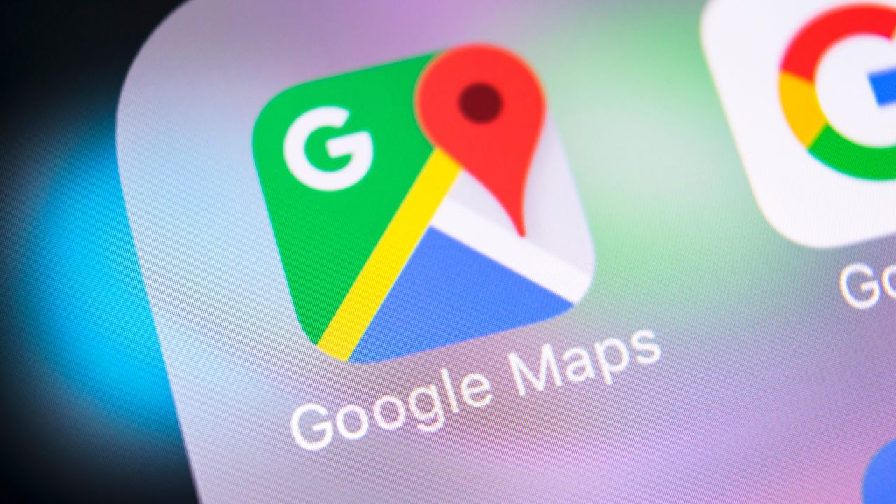 The Smartest Way to Use Google Maps When You’re Walking Alone