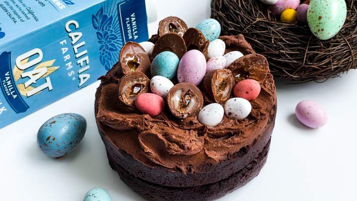 Win Your Vegan Guests Over With This Easter Egg Mud Cake