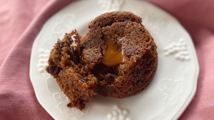 Make Caramel-Centre Lava Cakes With Just Two Products