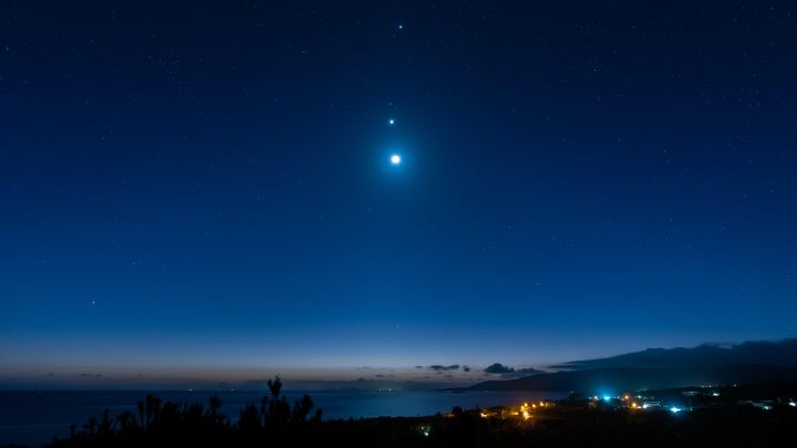 When to See the Venus-Jupiter Conjunction This Weekend