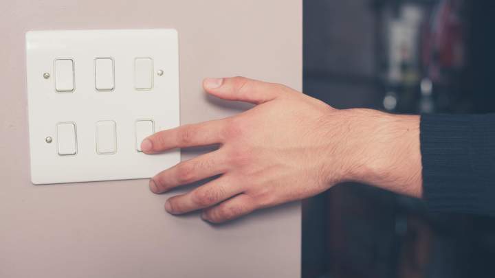How Much Money Can Turning Off the Lights Really Save You?