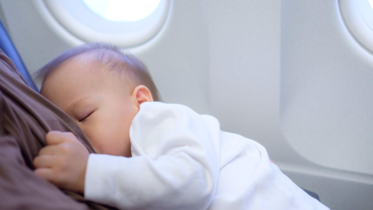 How to Navigate Air Travel When You’re Breastfeeding