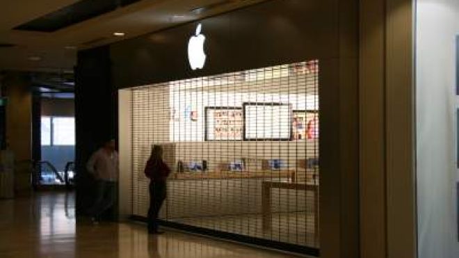 Apple Selling iPad 2 At 5pm Friday, Closing Shop At 5:30pm…