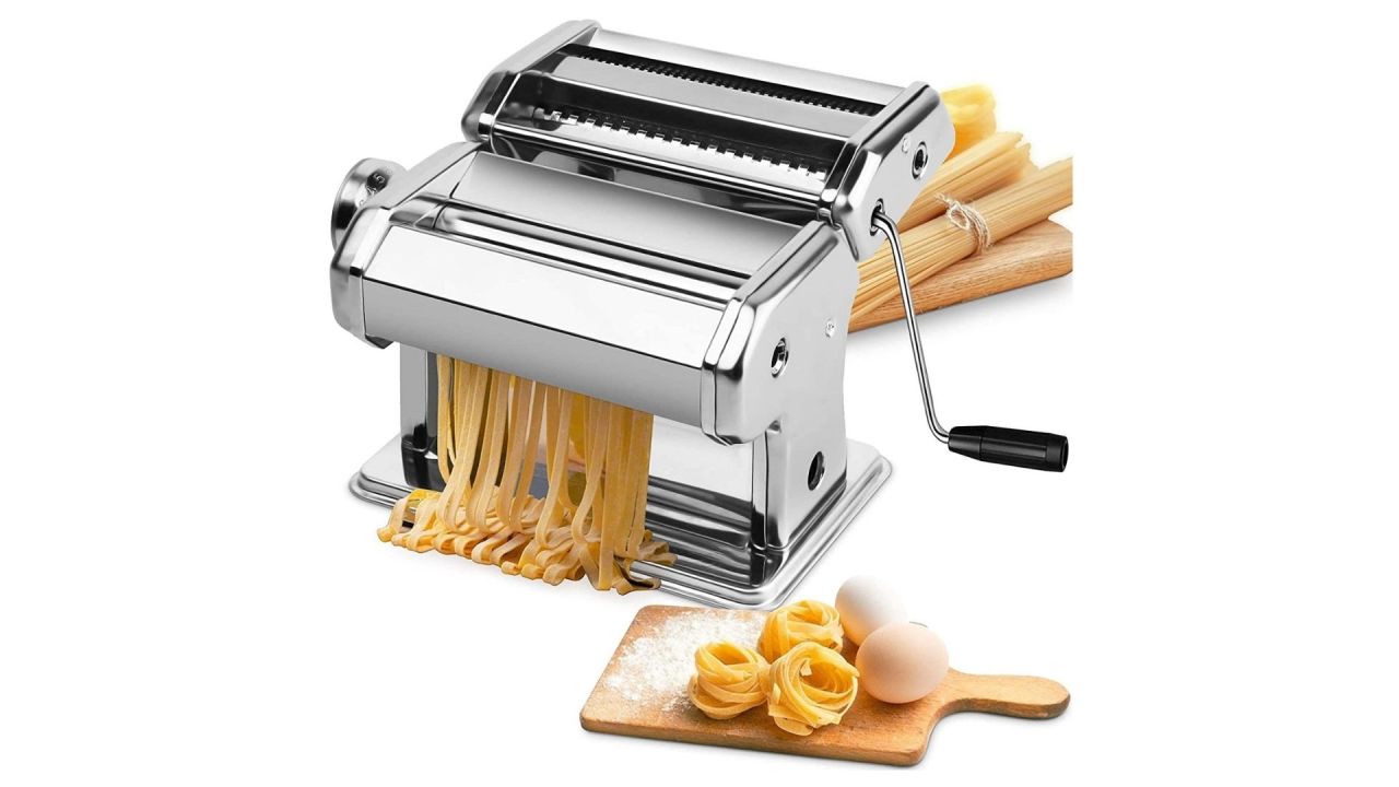 The Best Pasta Makers That Won't Cost You A Lot Of A Pretty Penne