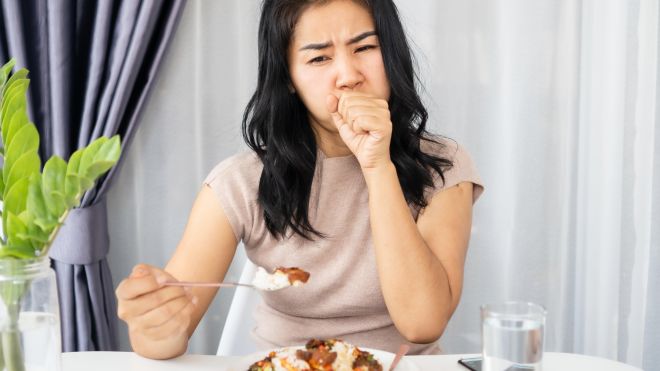The Most Efficient Ways to Remove Food Stuck in Your Throat