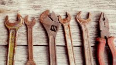 Vinegar, Ketchup, and Other Household Items That Can Remove Rust From Tools