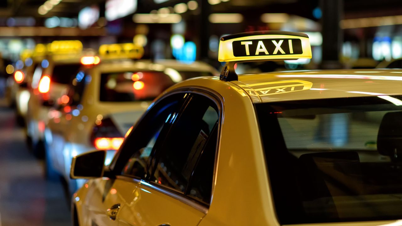 When You Should Take a Taxi Instead of a Rideshare