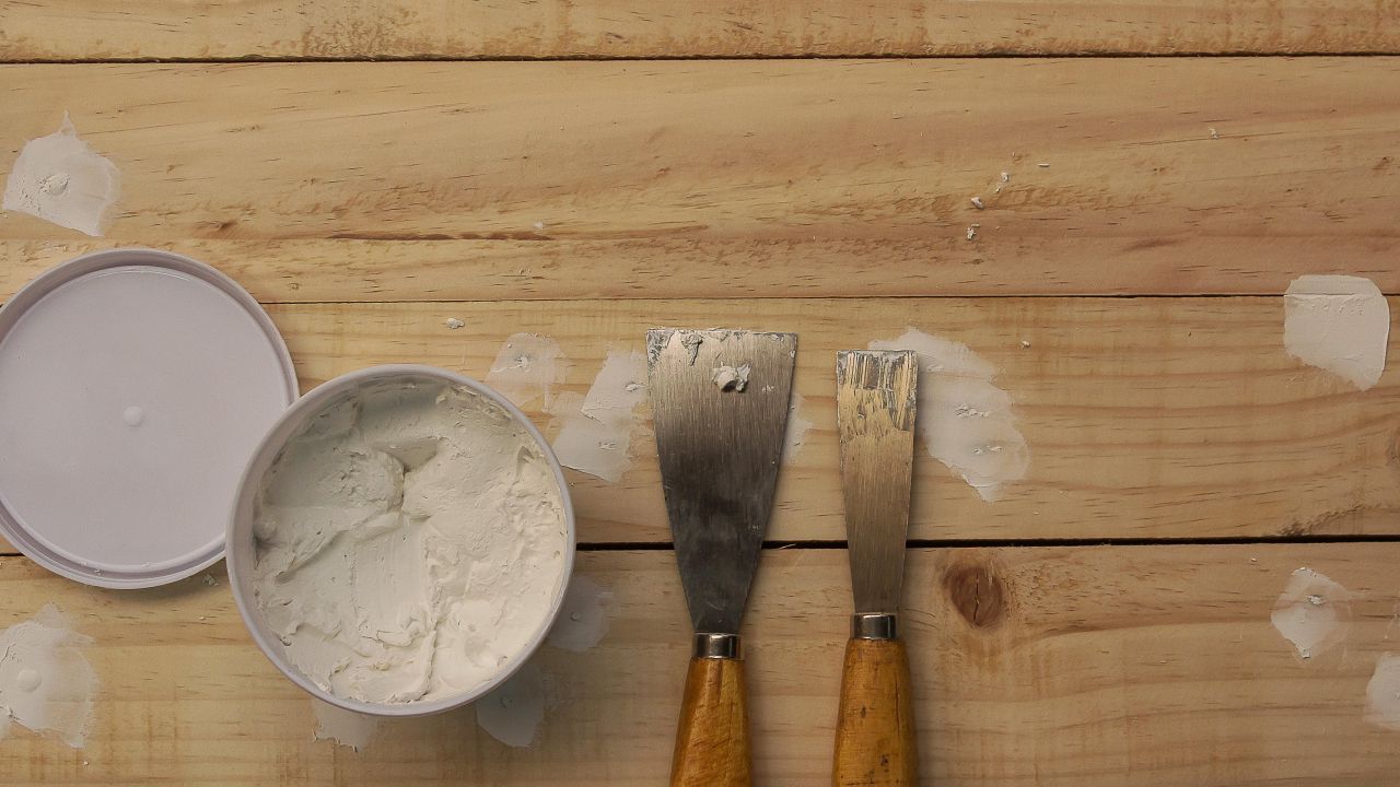 The Difference Between Wood Putty and Wood Filler (and When to Use Them)
