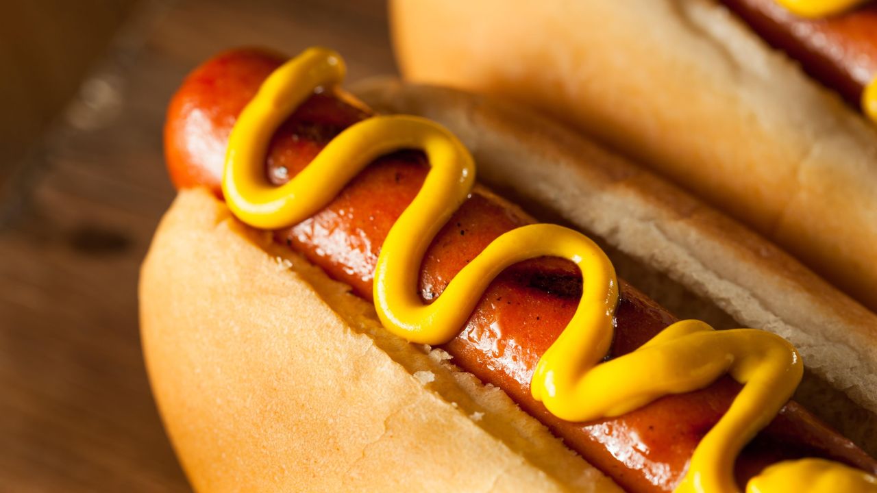 Give Your Franks the ‘Dirty Water Dog’ Treatment