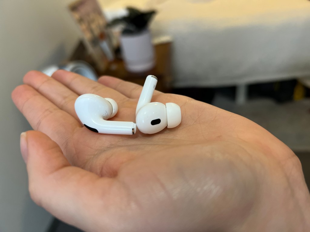 apple airpods pro 2022 review